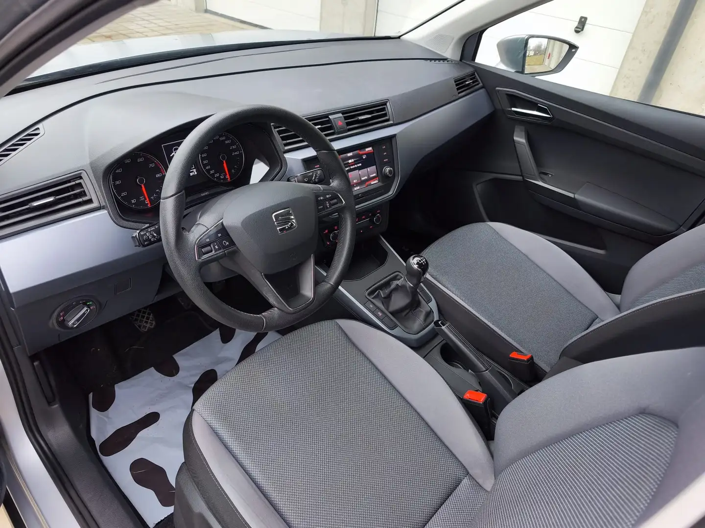 SEAT Arona Arona Style TSI Grau - 2