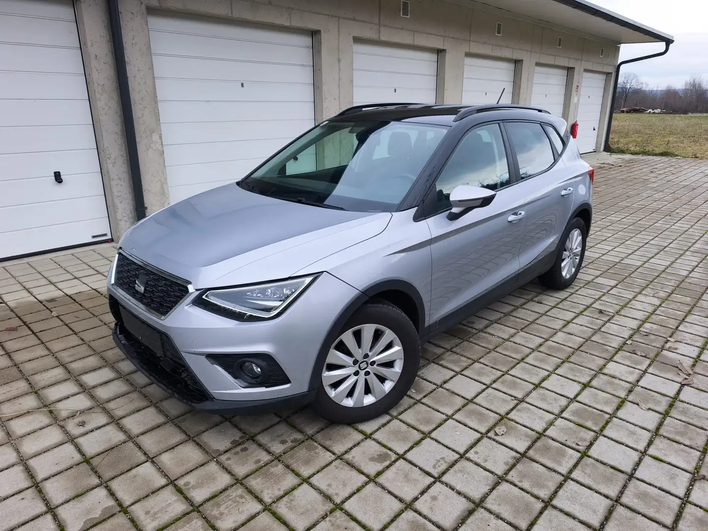 SEAT Arona Arona Style TSI Grau - 1