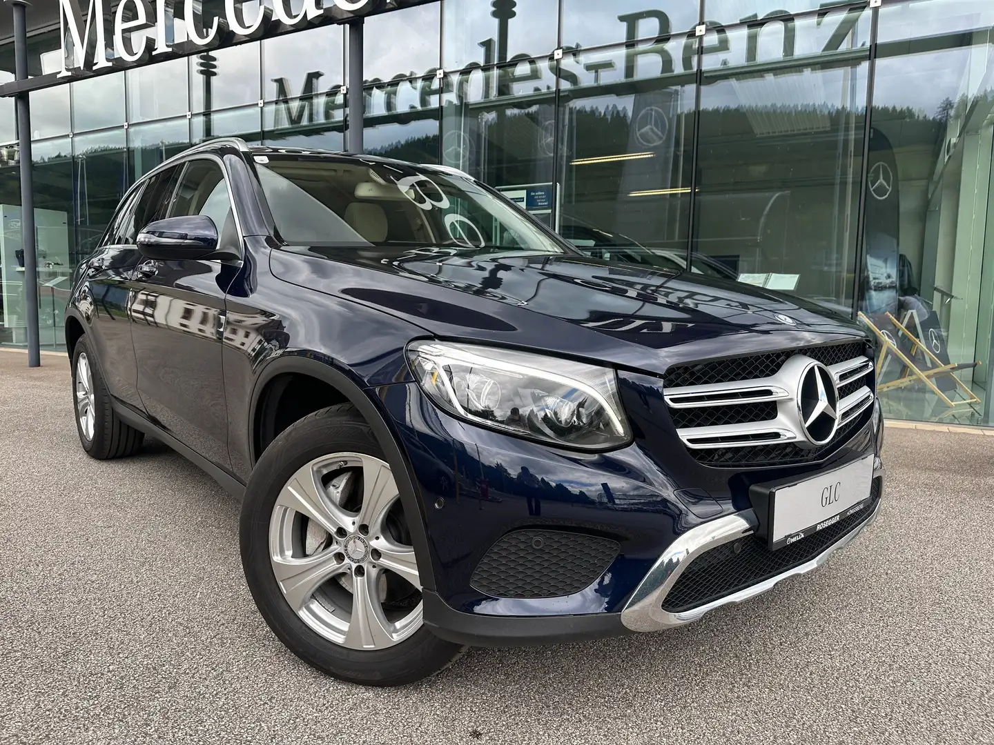 Mercedes-Benz GLC 250 d 4MATIC Aut. *Leder*Panorama*AHV* Blau - 2