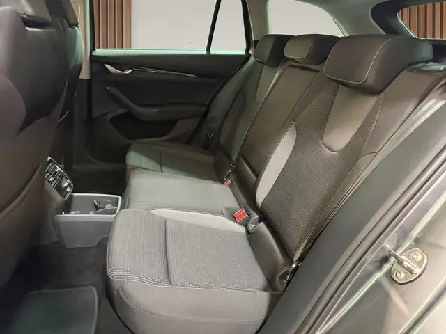 Skoda Octavia view 25