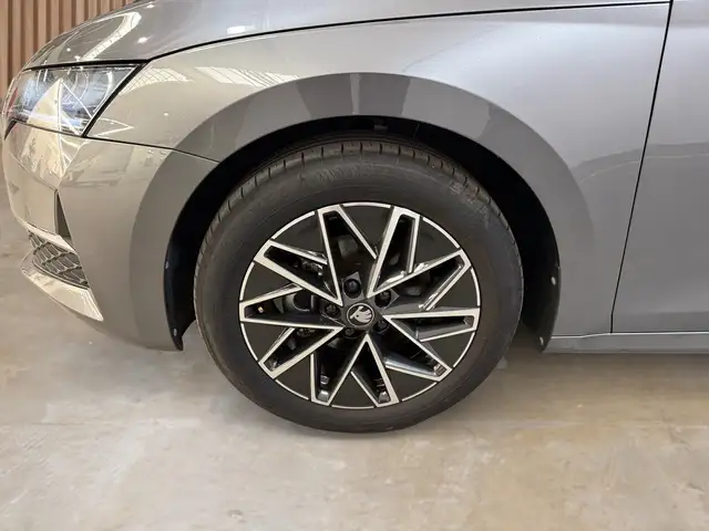 Skoda Octavia view 12
