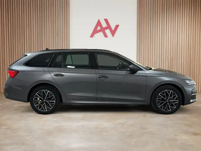 Skoda Octavia view 5