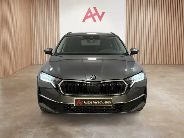 Skoda Octavia view 2
