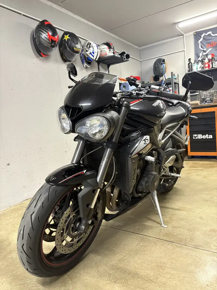 Triumph Street Triple 765