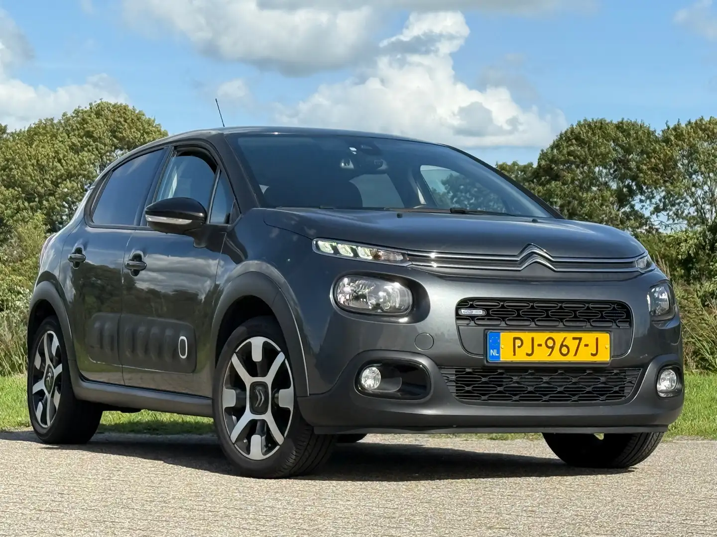 Citroen C3 1.2 PureTech Shine - Gris Shark - Clima/Camera/Car Grijs - 2