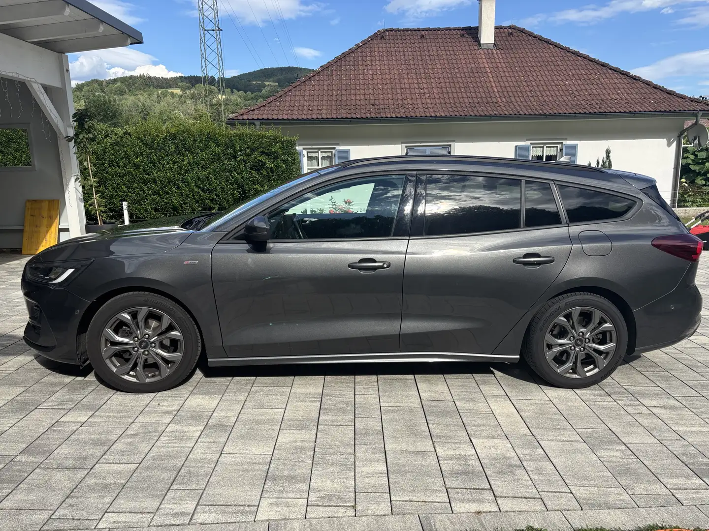Ford Focus Turnier 1,0 EcoBoost ST-Line Style Grau - 2