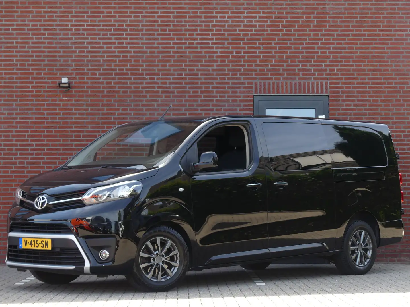 Toyota Proace Worker 2.0 D-4D Long Dubbel Cabine Dubbele schuifd Černá - 1