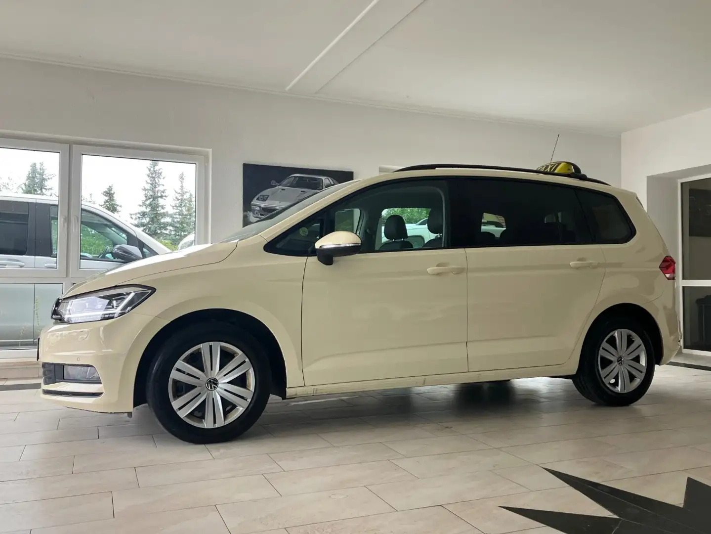 Volkswagen Touran 2.0 TDI TAXI DSG 7Si. Kamera ACC LED Beige - 2