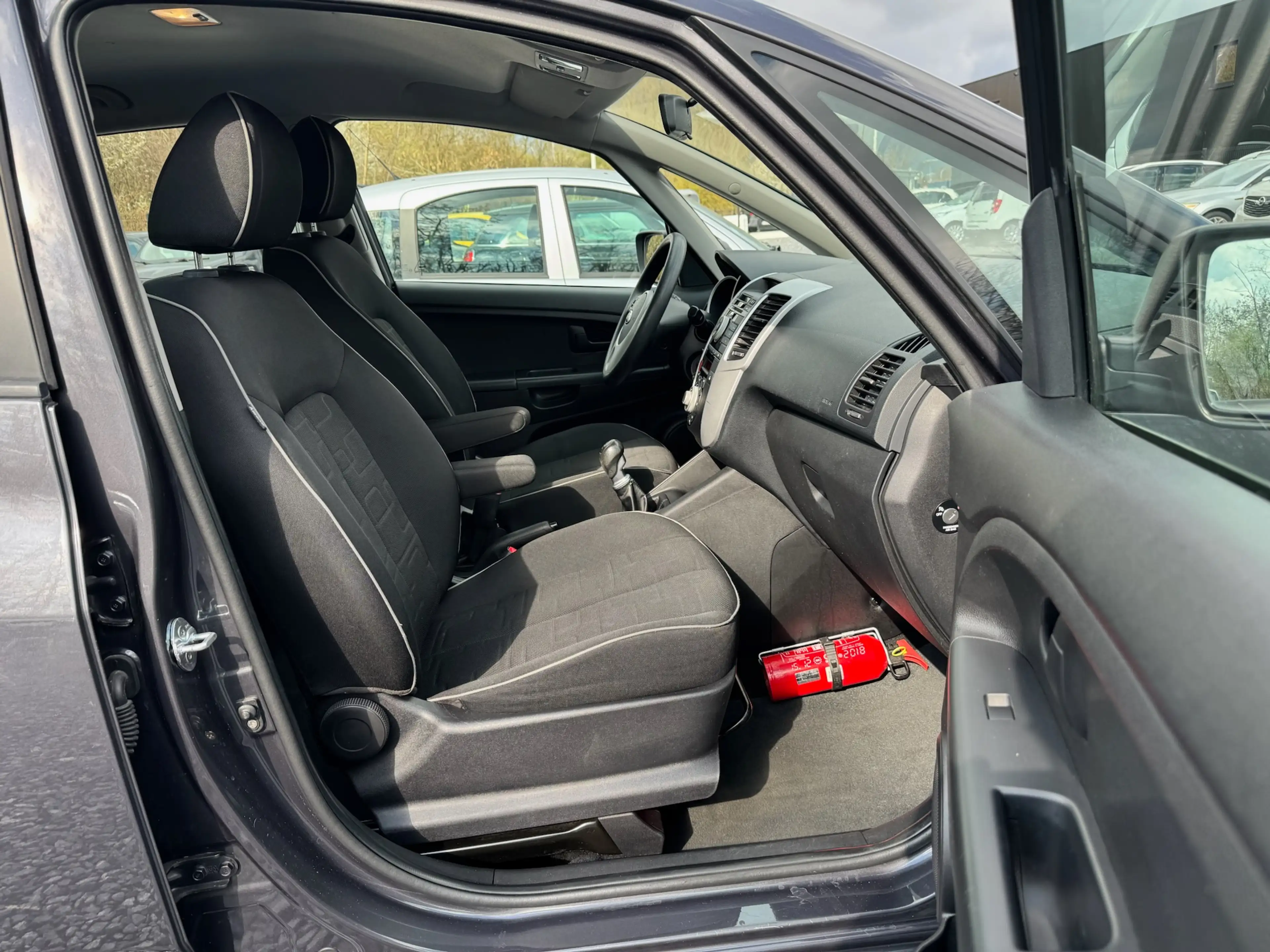 Kia Venga 1.4i Mind 76000km/Clim/Cruise/Carnet/Gar12M — photo 8