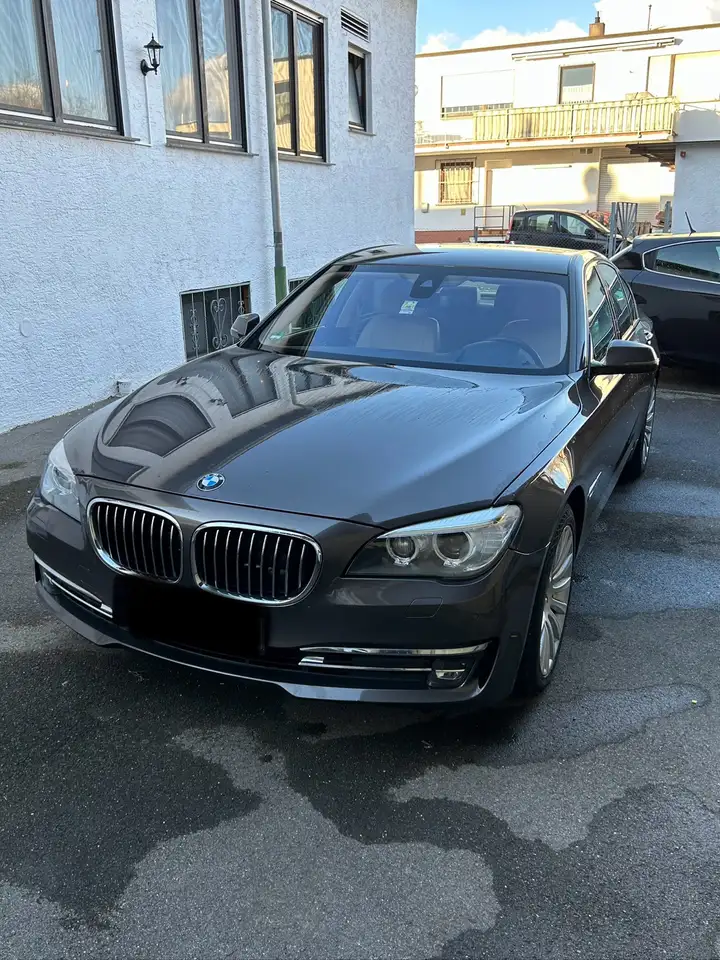 BMW 750