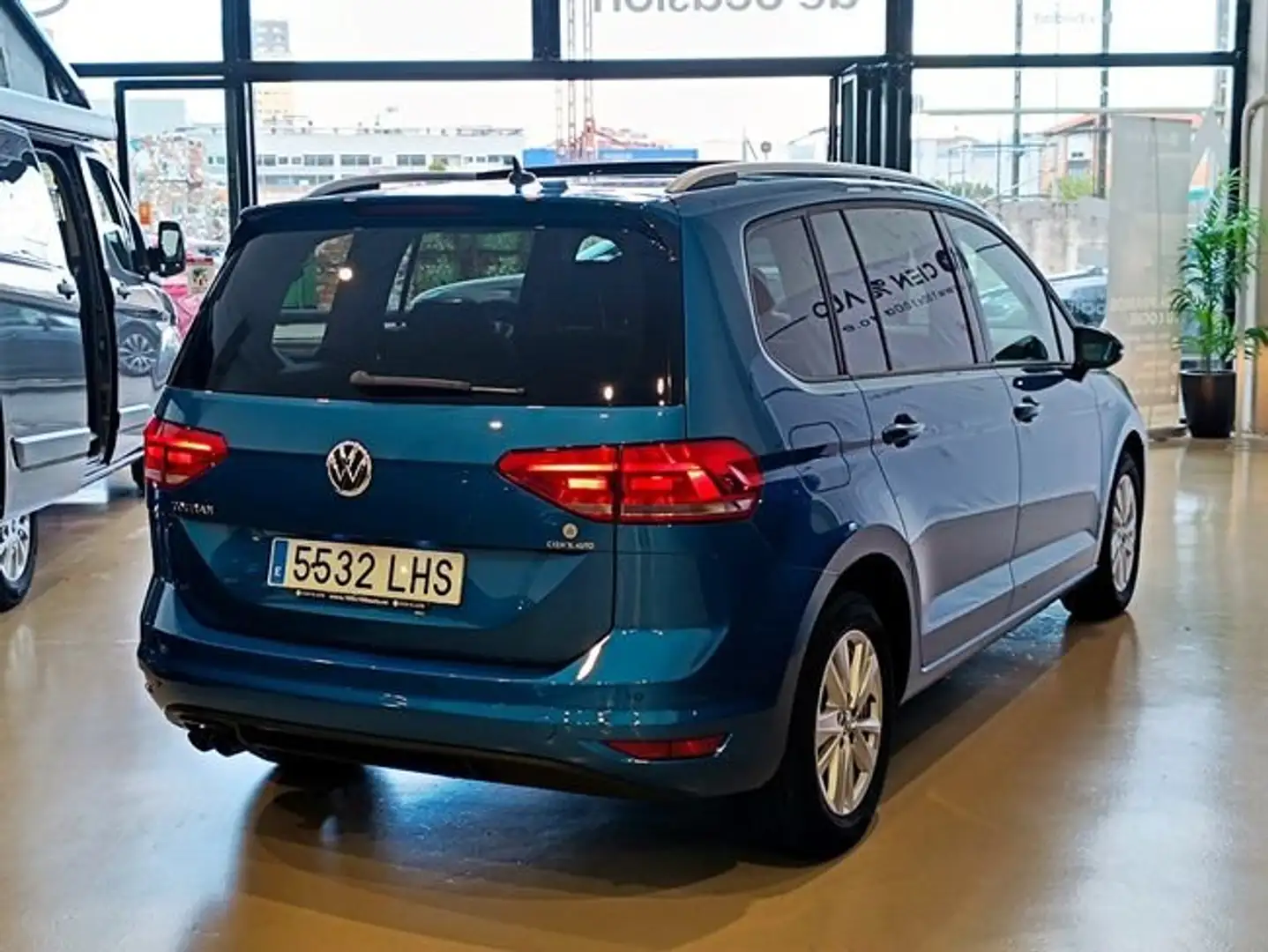 Volkswagen Touran 2.0TDI CR BMT Advance 85kW Blau - 2