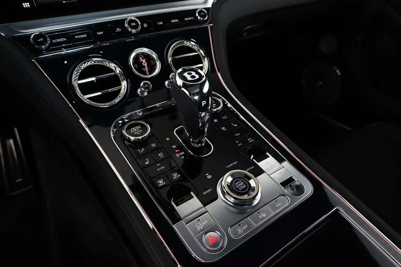 Bentley Continental GT 2024 — фото 14