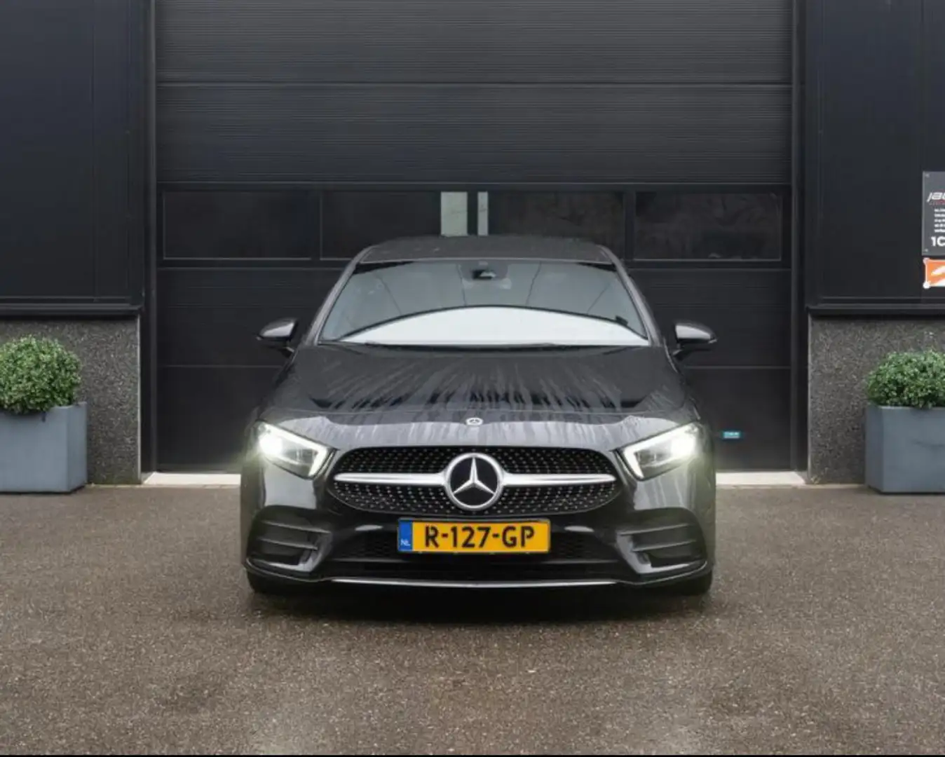 Mercedes-Benz A 180 AMG PANO CAMERA FULL OPTIONS Black - 2