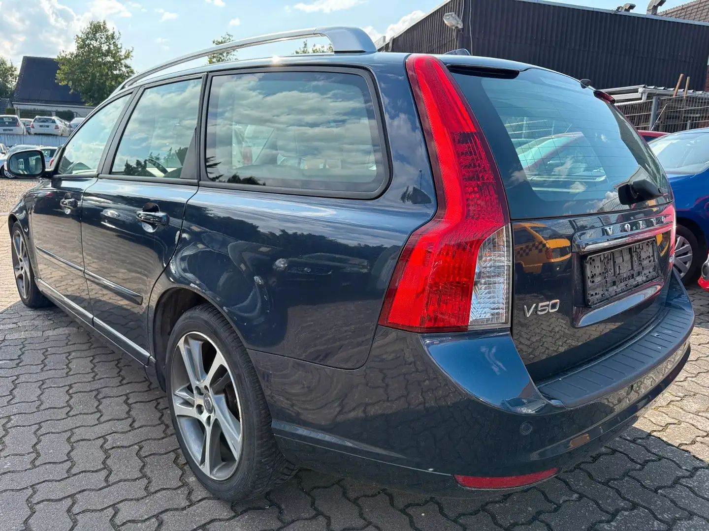 Volvo V50 1,6D Kombi  Klimaanlage,Leder,1-Hand,FESTPR! Blau - 2