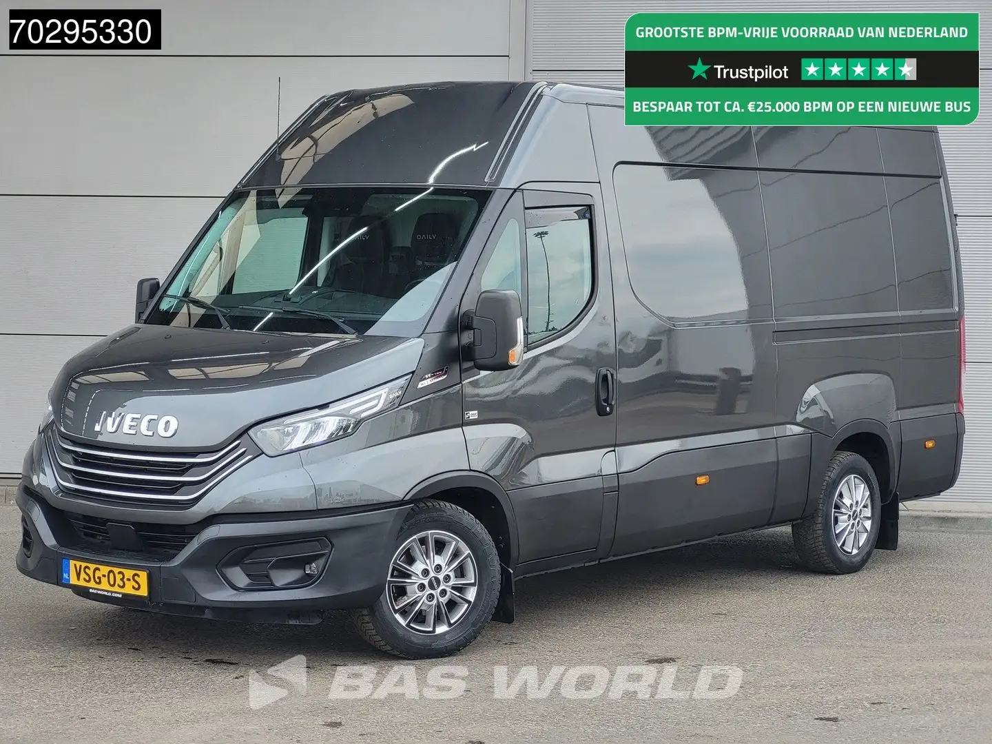 Iveco Daily 35S18 3.0L Automaat L2H2 3,5t Trekhaak 180PK ACC L Grau - 1