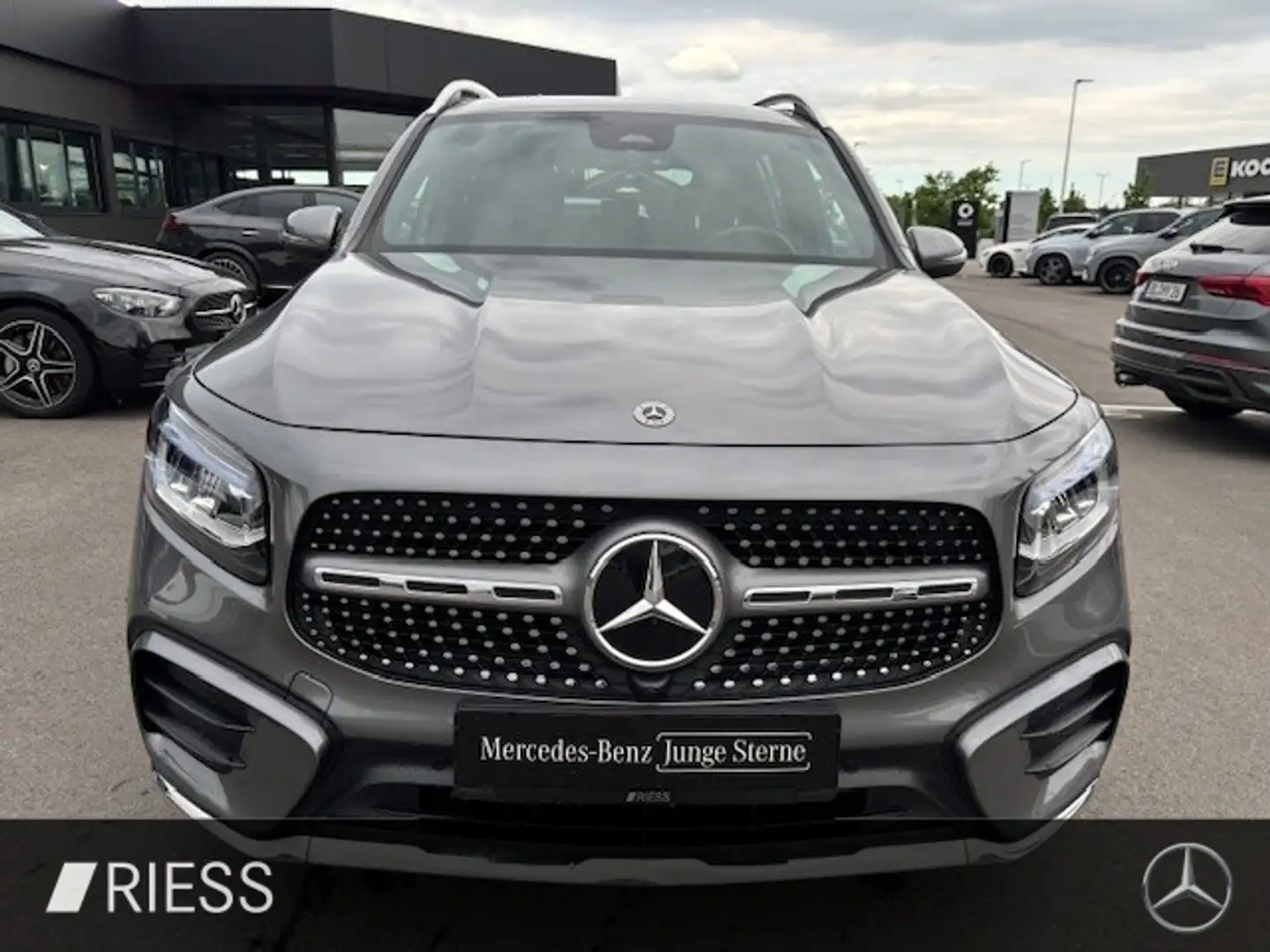 Mercedes-Benz GLB 200 AMG Sport LED W-Paket 7 Sitze AHK Ambi Grigio - 2