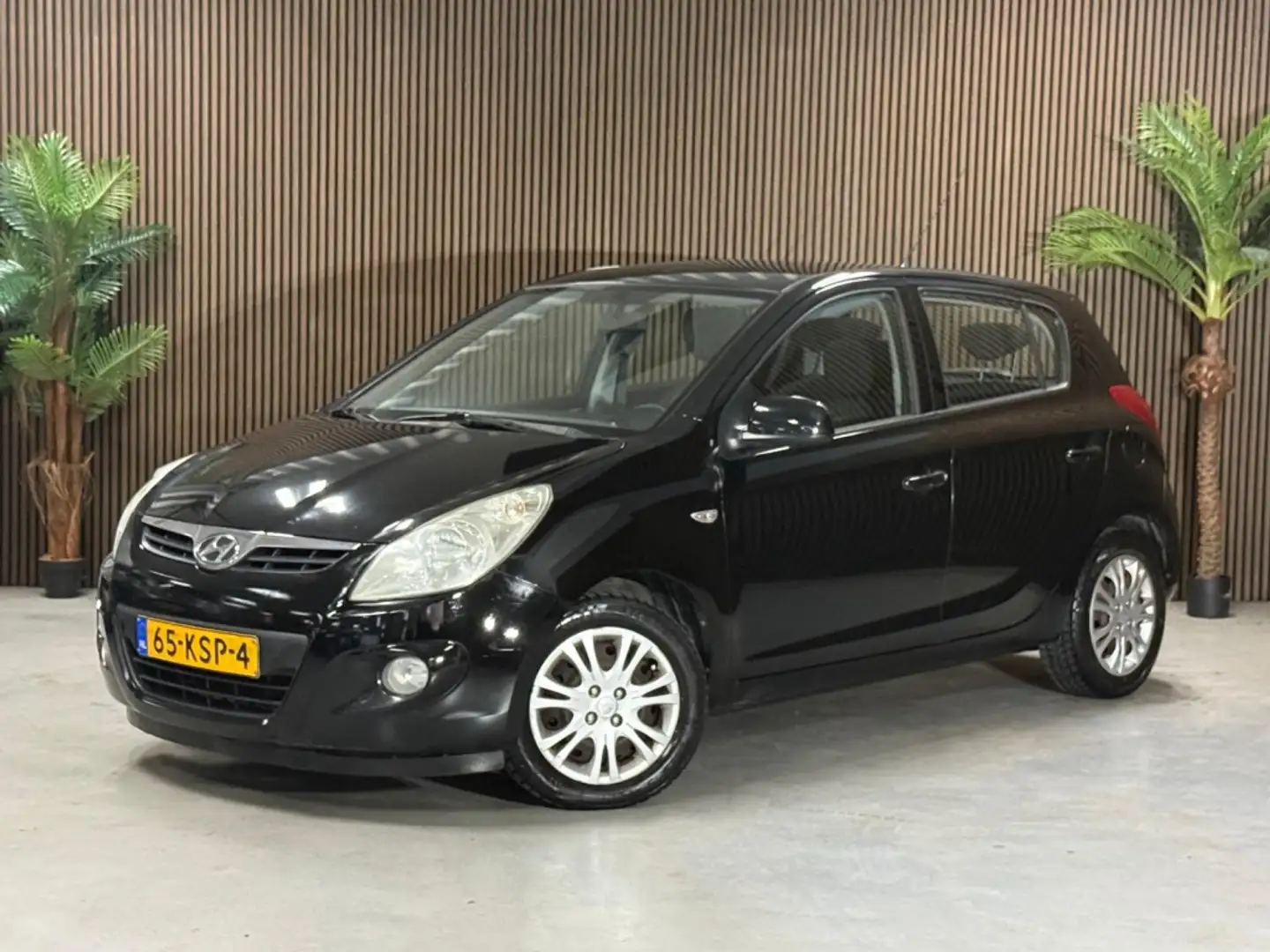 Hyundai i20 1.2i Dynamic Zwart - 1