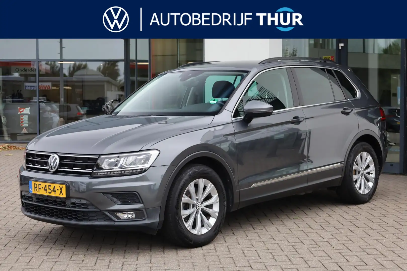 Volkswagen Tiguan 1.4 TSI Comfortline 92KW/125PK, Navigatie, trekhaa Gris - 1
