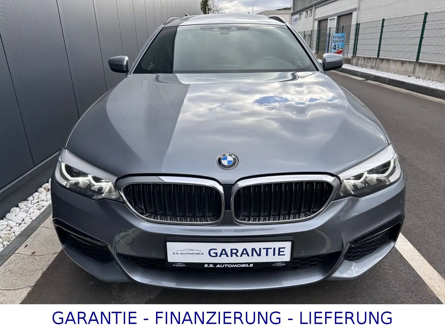 BMW 520 d Touring xDrive M Sport GARANTIE/LEDER/LED Gris - 2