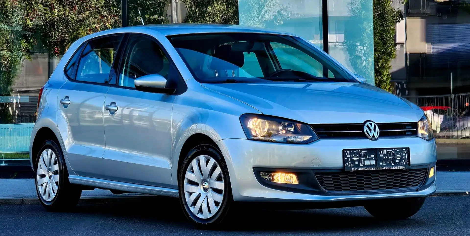 Volkswagen Polo Comfortline"NEUES PICKERL"NEUES SERVICE"Erstbesitz Gris - 1