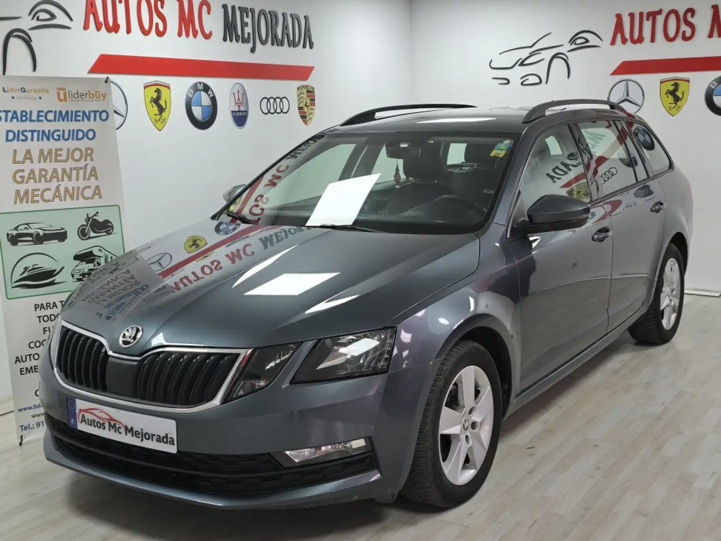 Skoda Octavia Combi 1.6TDI CR Ambition DSG Grau - 1