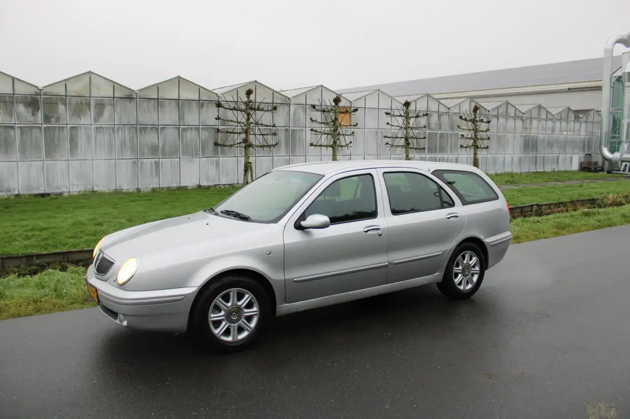 Lancia Lybra SW 1.8-16V LX 1 Eigenaar, foto 7