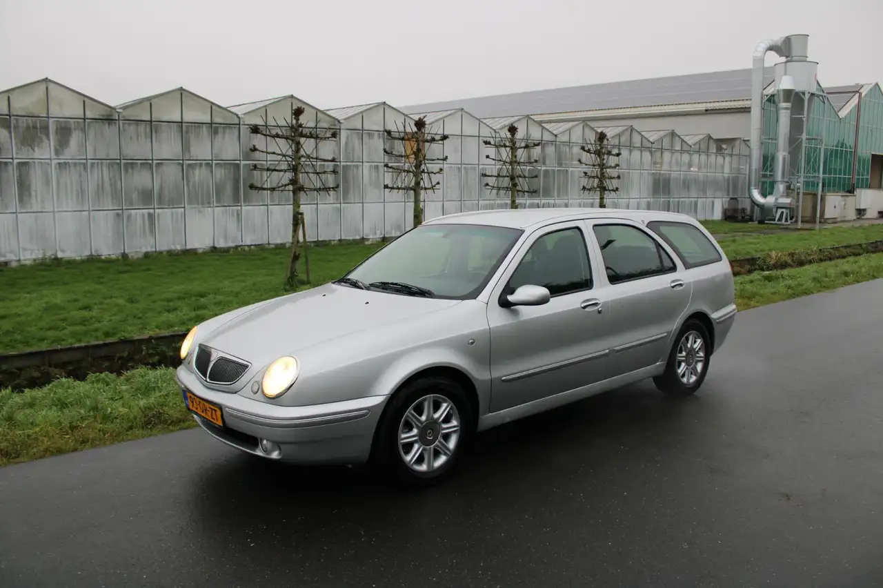 Lancia Lybra SW 1.8-16V LX 1 Eigenaar, foto 9