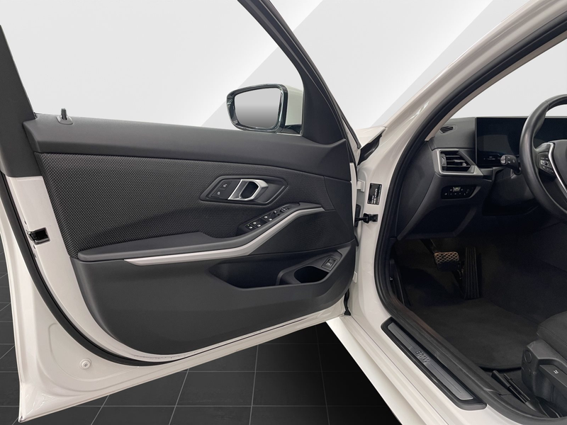 BMW 318 i A Tour,Navi,CarPlay,Sitzheizung,LED Scheinwerfer — photo 10