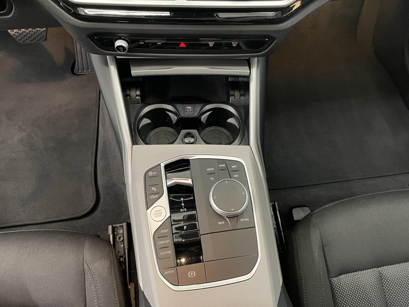 BMW 318 i A Tour,Navi,CarPlay,Sitzheizung,LED Scheinwerfer — photo 17