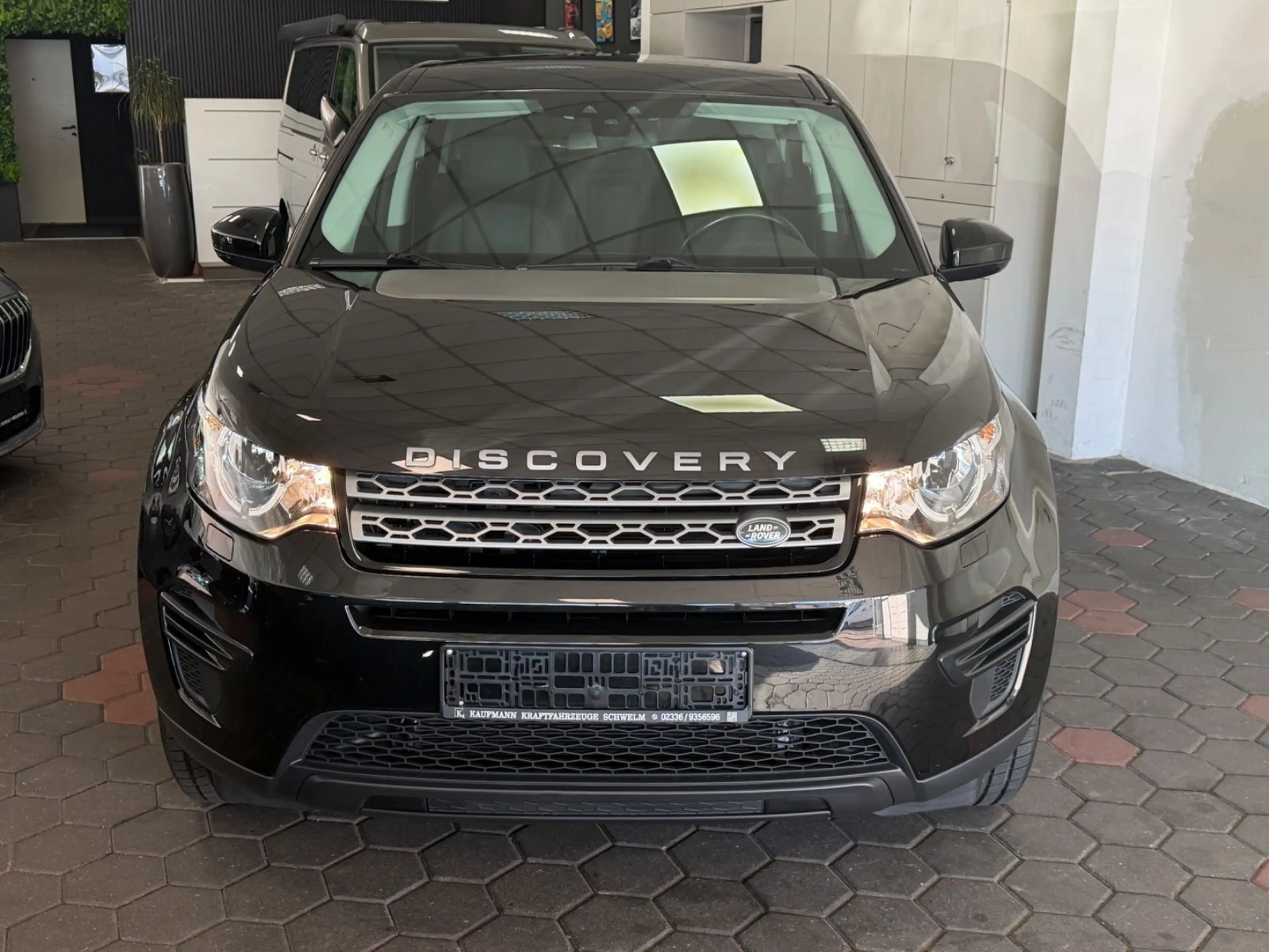 Land Rover Discovery Sport Pure 2.0*PANO*PDC*NAVI*TEMPO*EU6 — photo 2