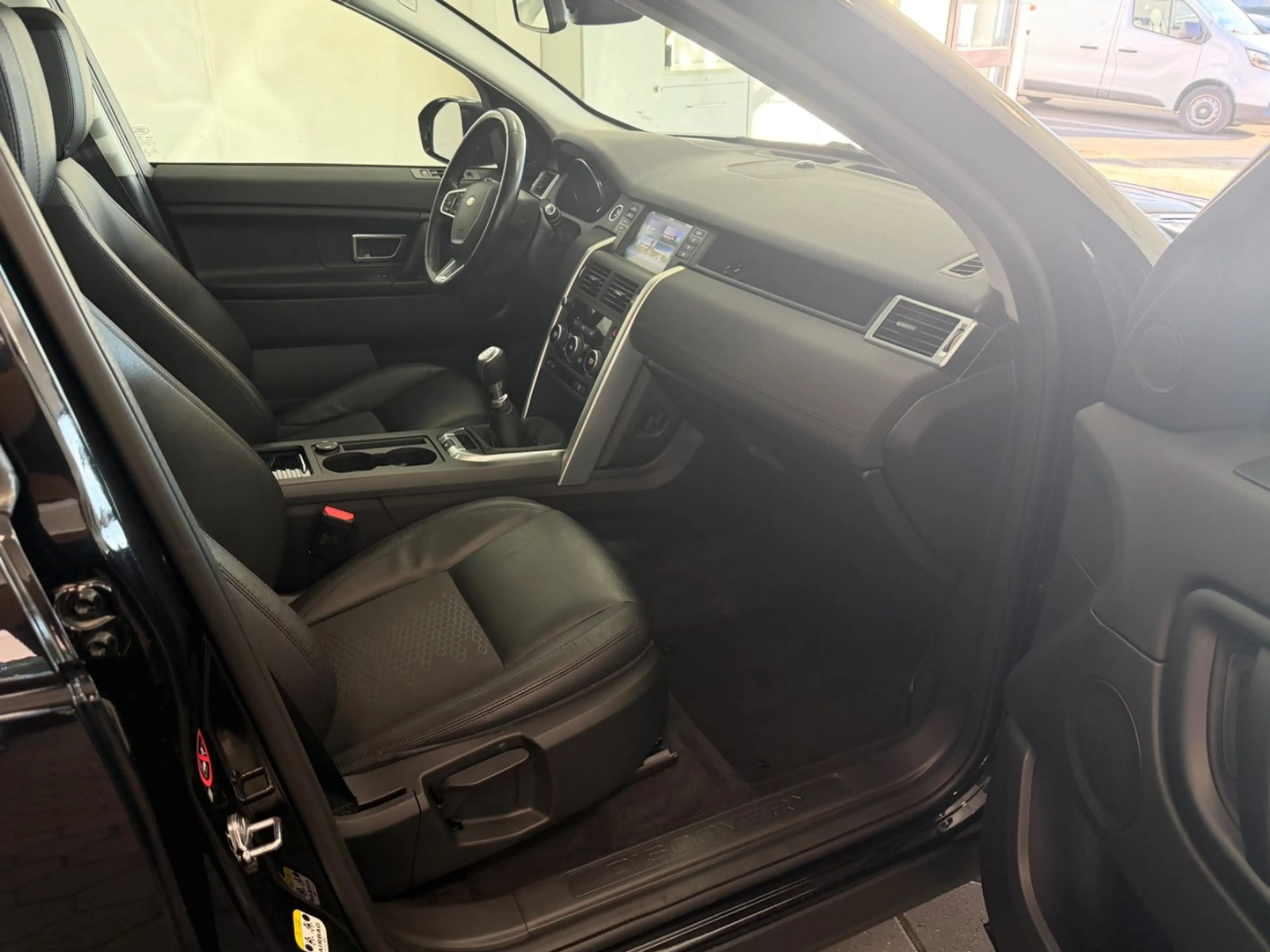 Land Rover Discovery Sport Pure 2.0*PANO*PDC*NAVI*TEMPO*EU6 — photo 14
