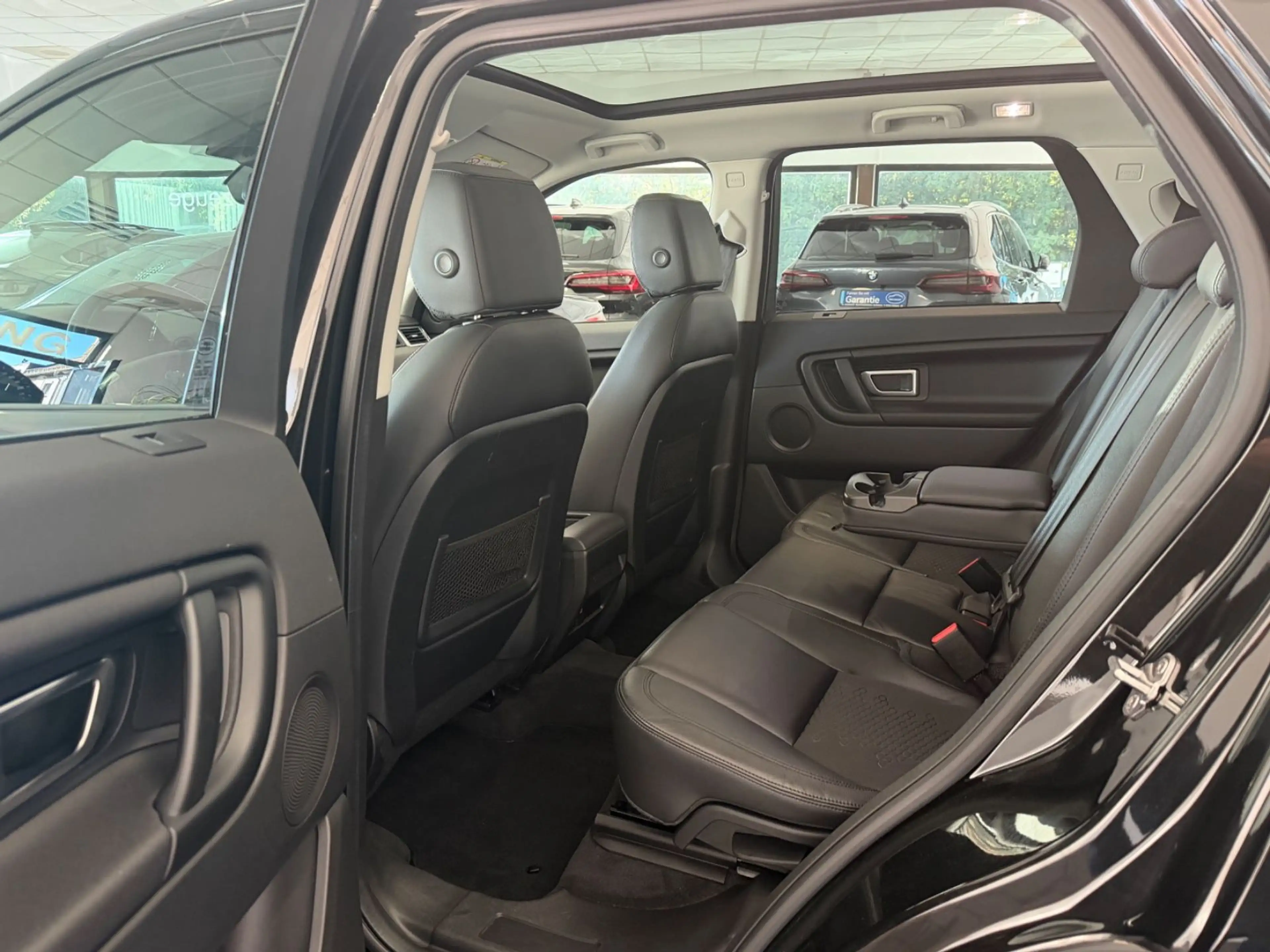 Land Rover Discovery Sport Pure 2.0*PANO*PDC*NAVI*TEMPO*EU6 — photo 9