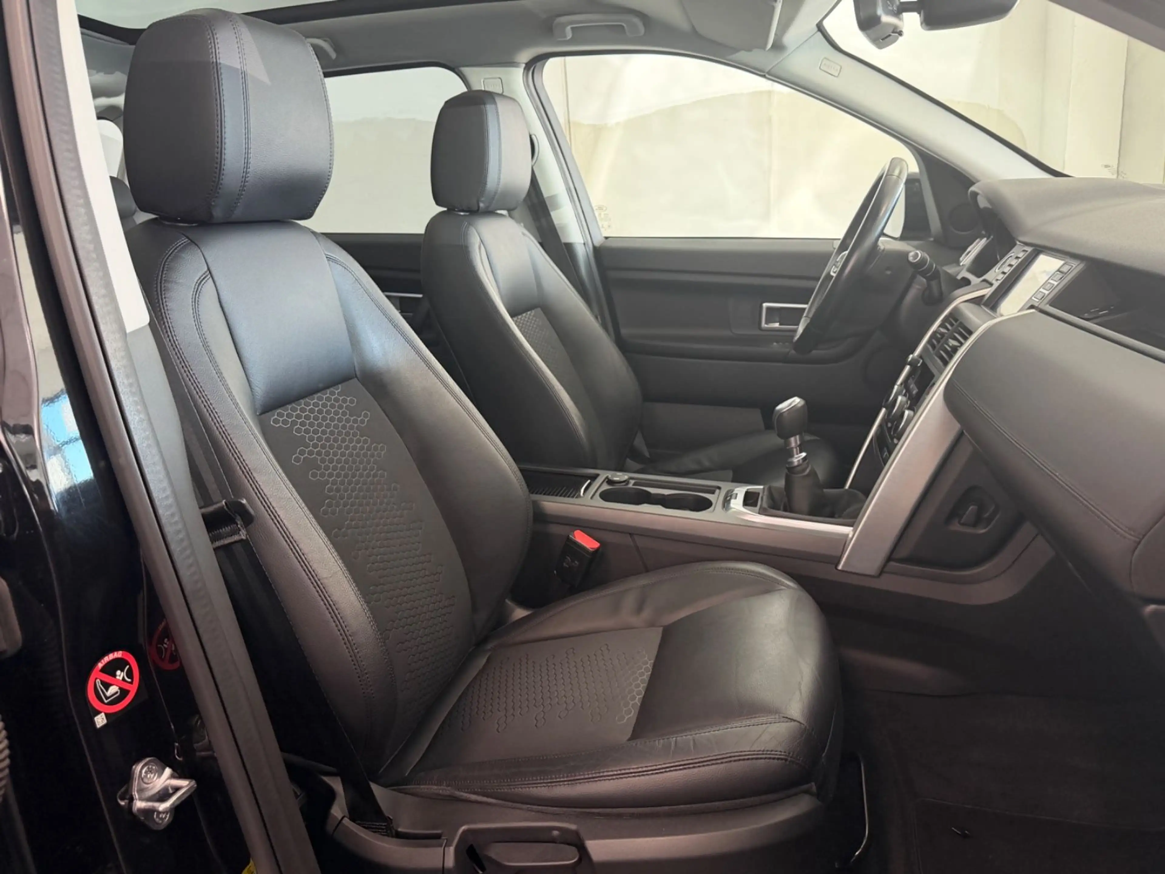 Land Rover Discovery Sport Pure 2.0*PANO*PDC*NAVI*TEMPO*EU6 — photo 15