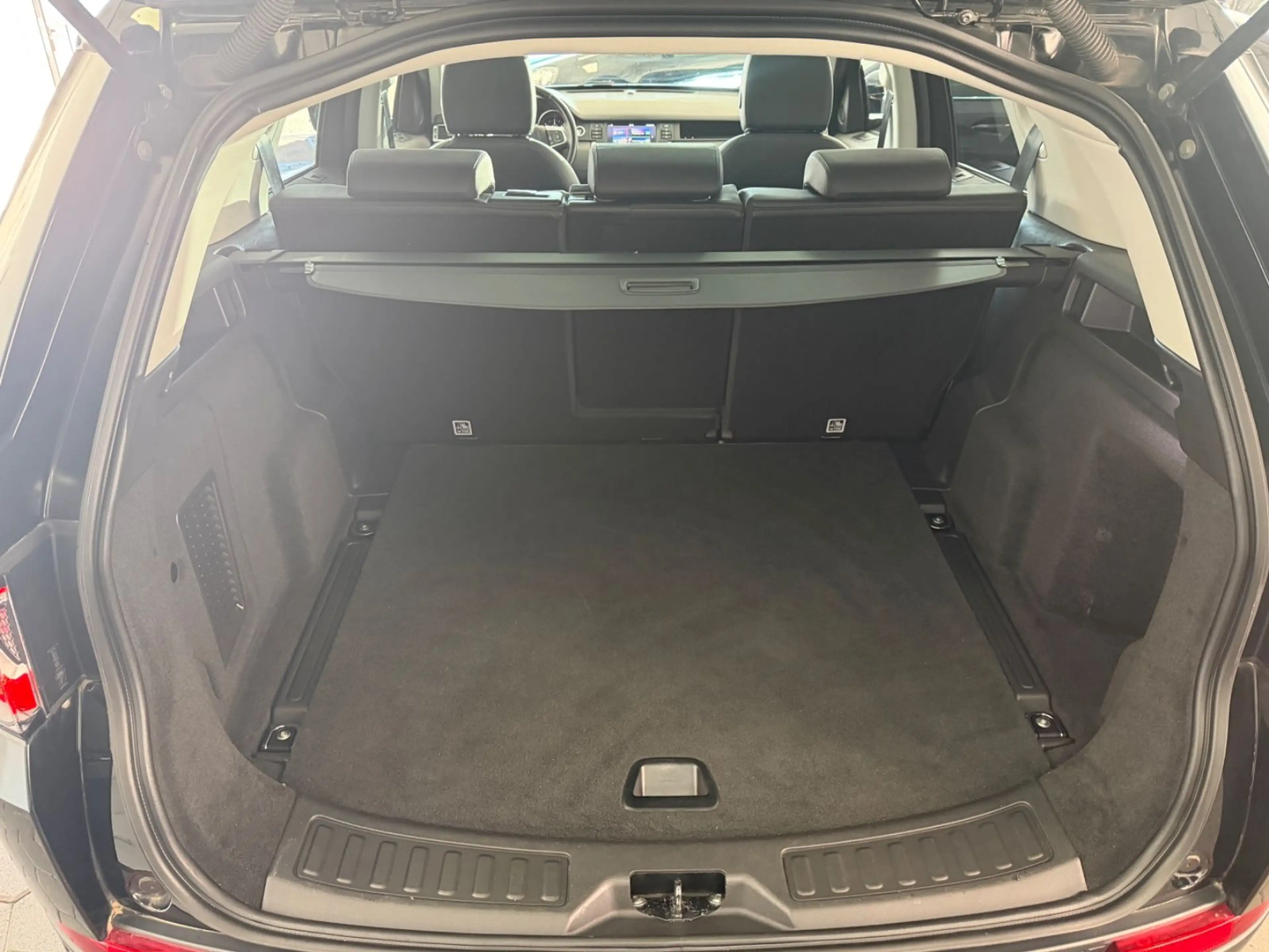 Land Rover Discovery Sport Pure 2.0*PANO*PDC*NAVI*TEMPO*EU6 — photo 11