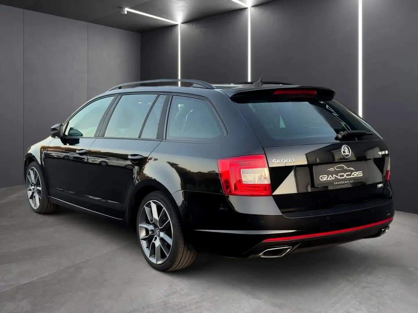 Skoda Octavia Combi RS 2,0 TDI Green tec Schwarz - 2