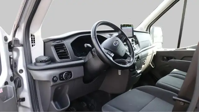 Ford Transit view 8