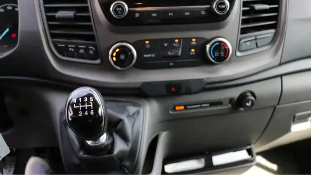 Ford Transit view 12