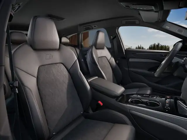 Audi A6 view 9