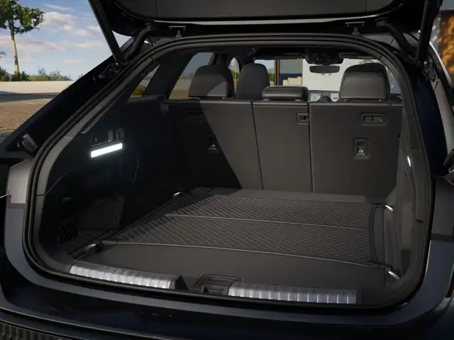 Audi A6 view 12