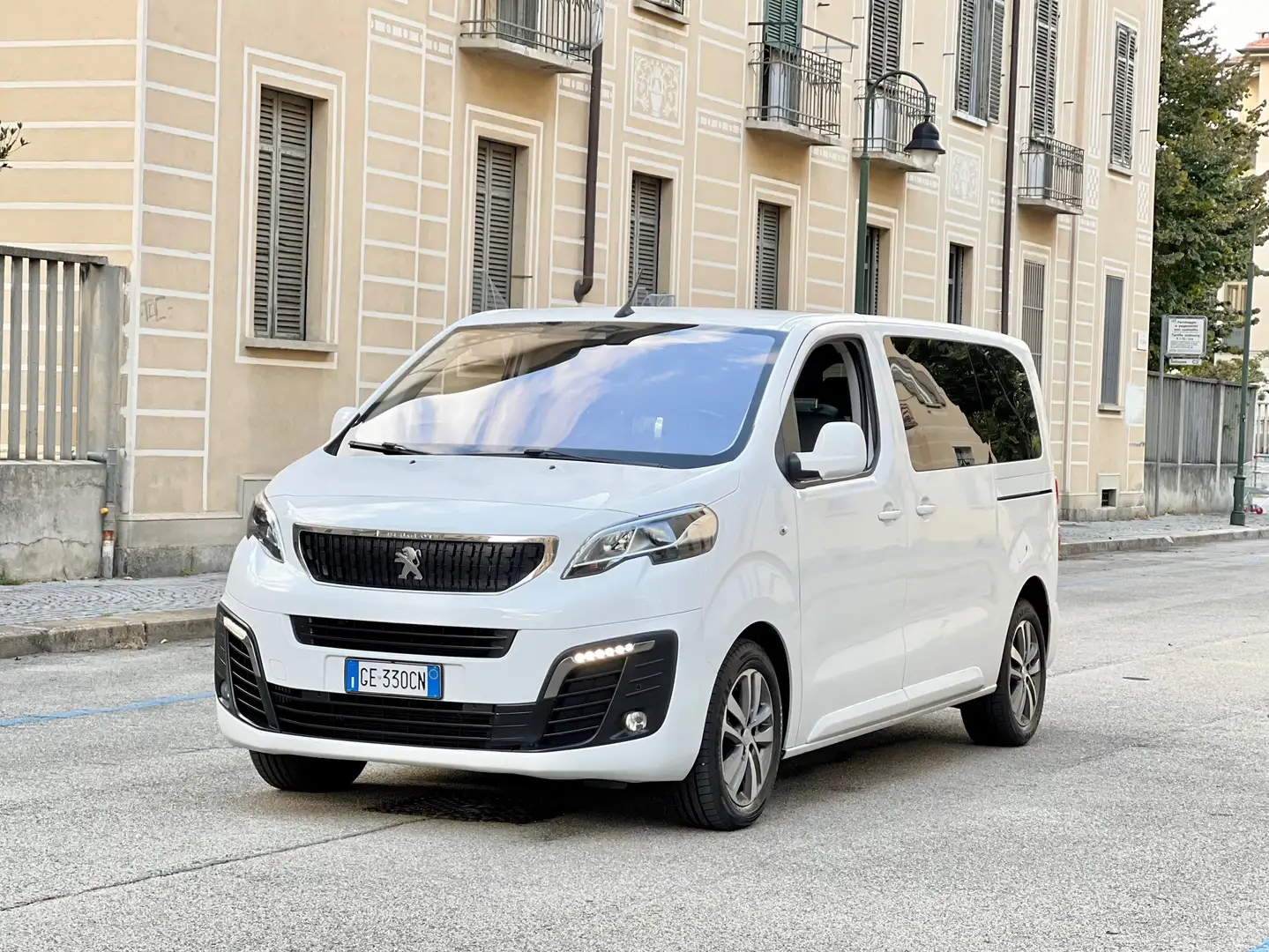 Citroen Spacetourer - Traveller M 2.0 BlueHDi 180cv EAT8 8Posti ALLURE Bianco - 1