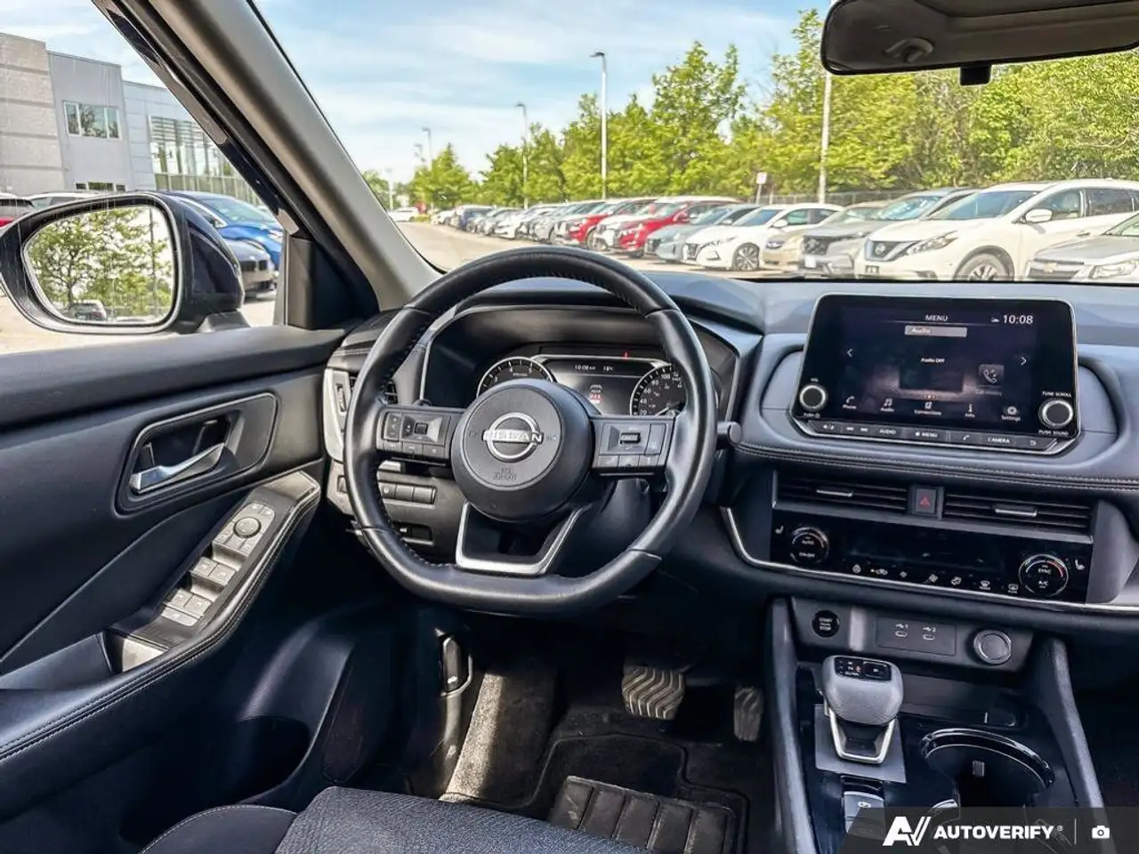 Nissan Rogue снимка Nissan Rogue
