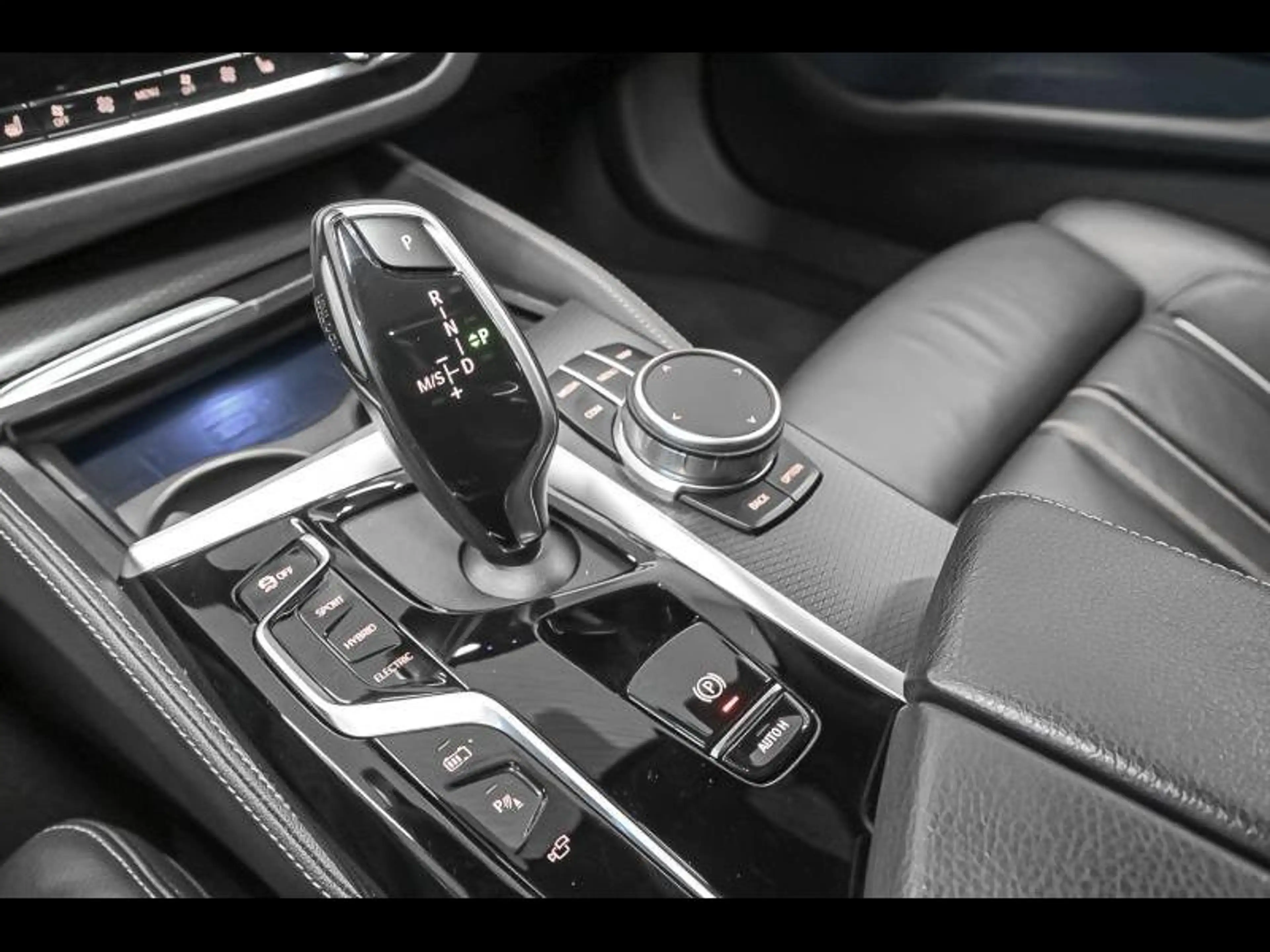 BMW 545 e xDrive Berline/M-Sport/Laser/HUD/360/Pano — photo 11