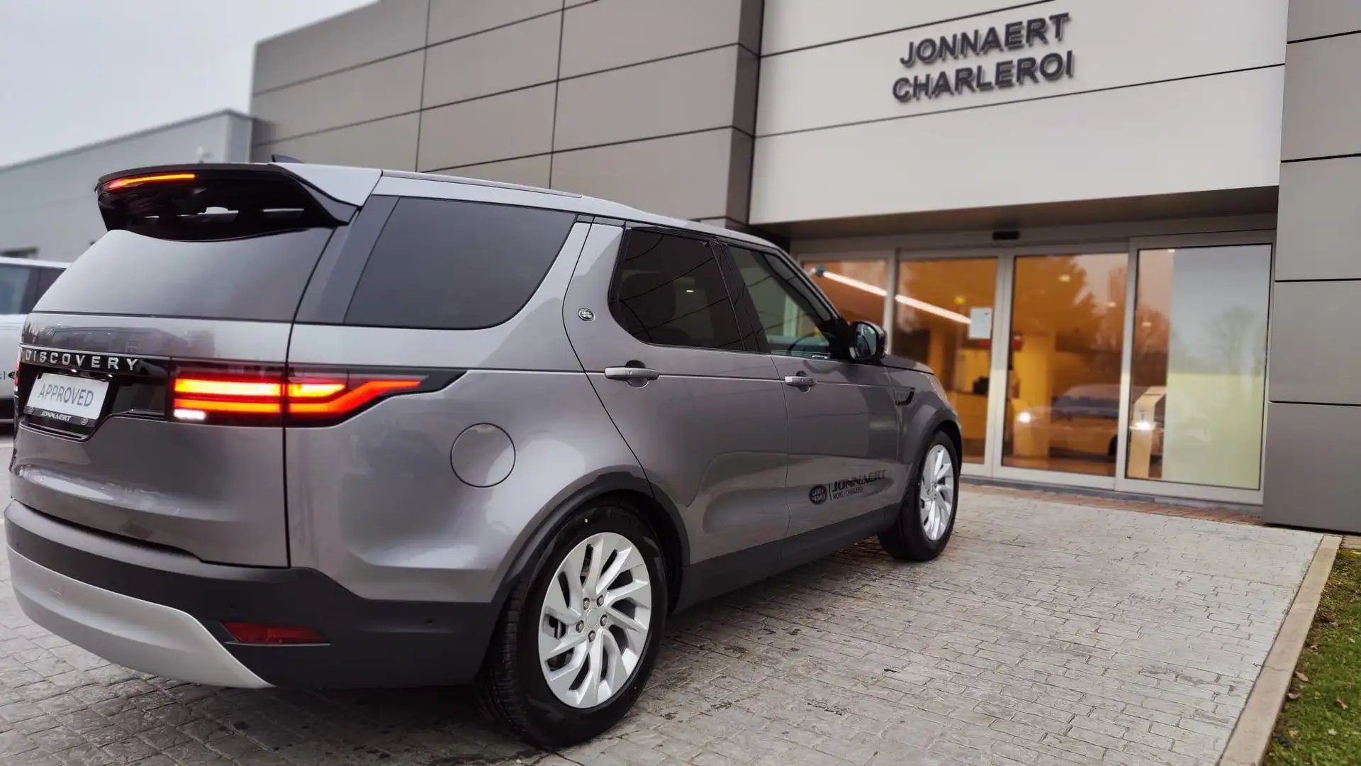 Land Rover Discovery 7 Seats Grijs - 2