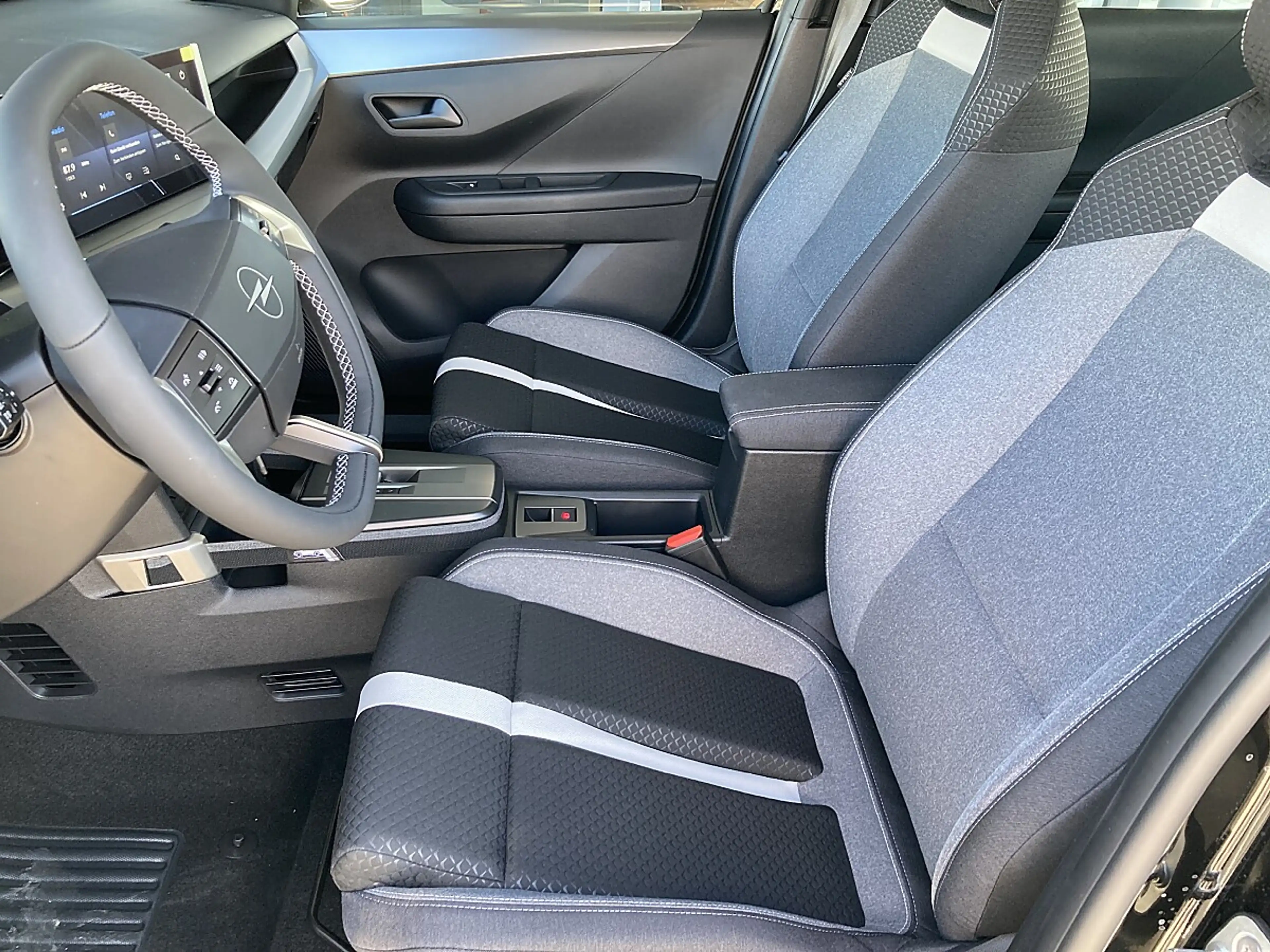 Opel Frontera 1.2 Mild-Hybrid Edition — photo 4