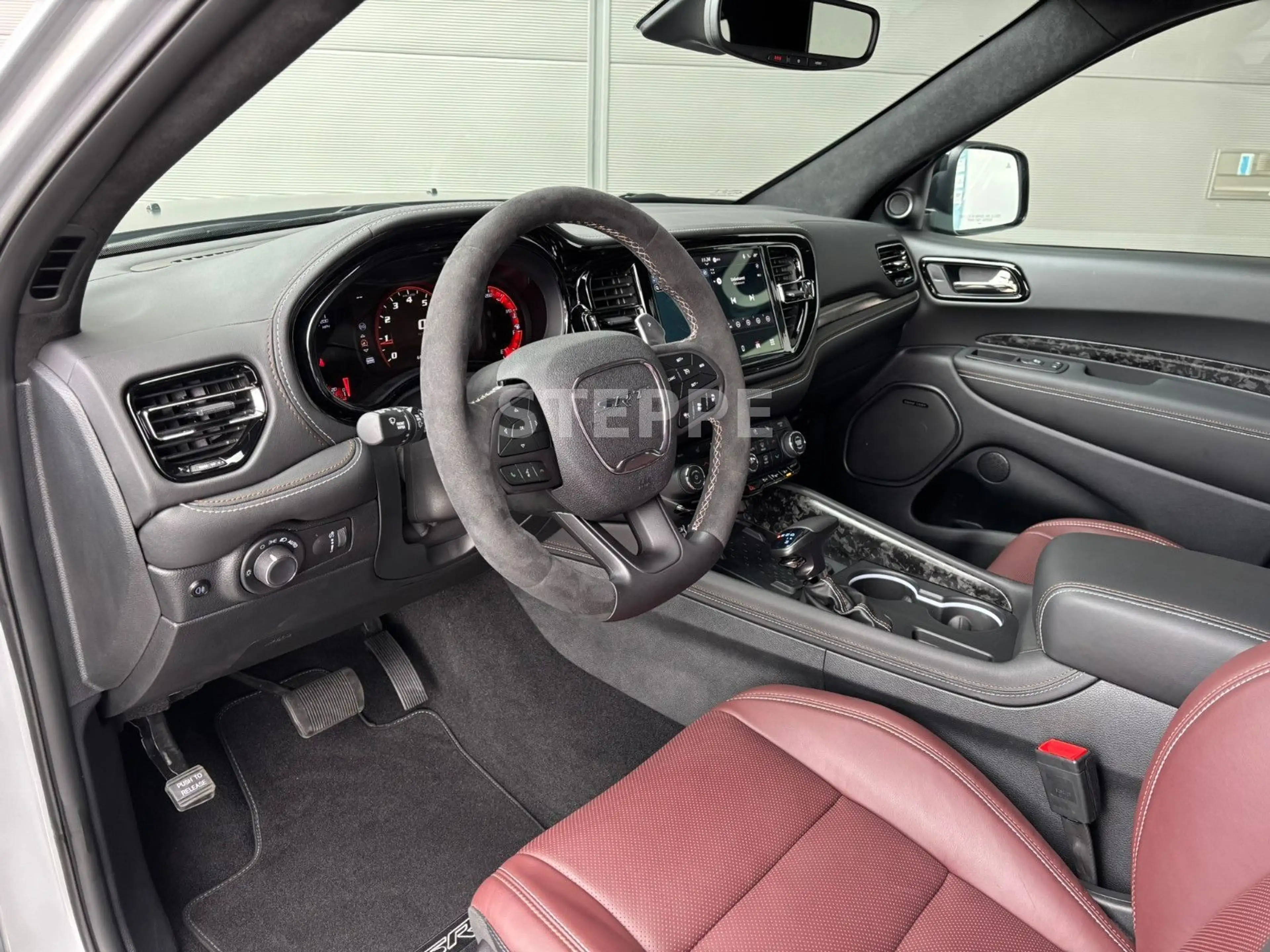 Dodge Durango SRT Hellcat 6,2 V8 Silver Bullet — photo 6