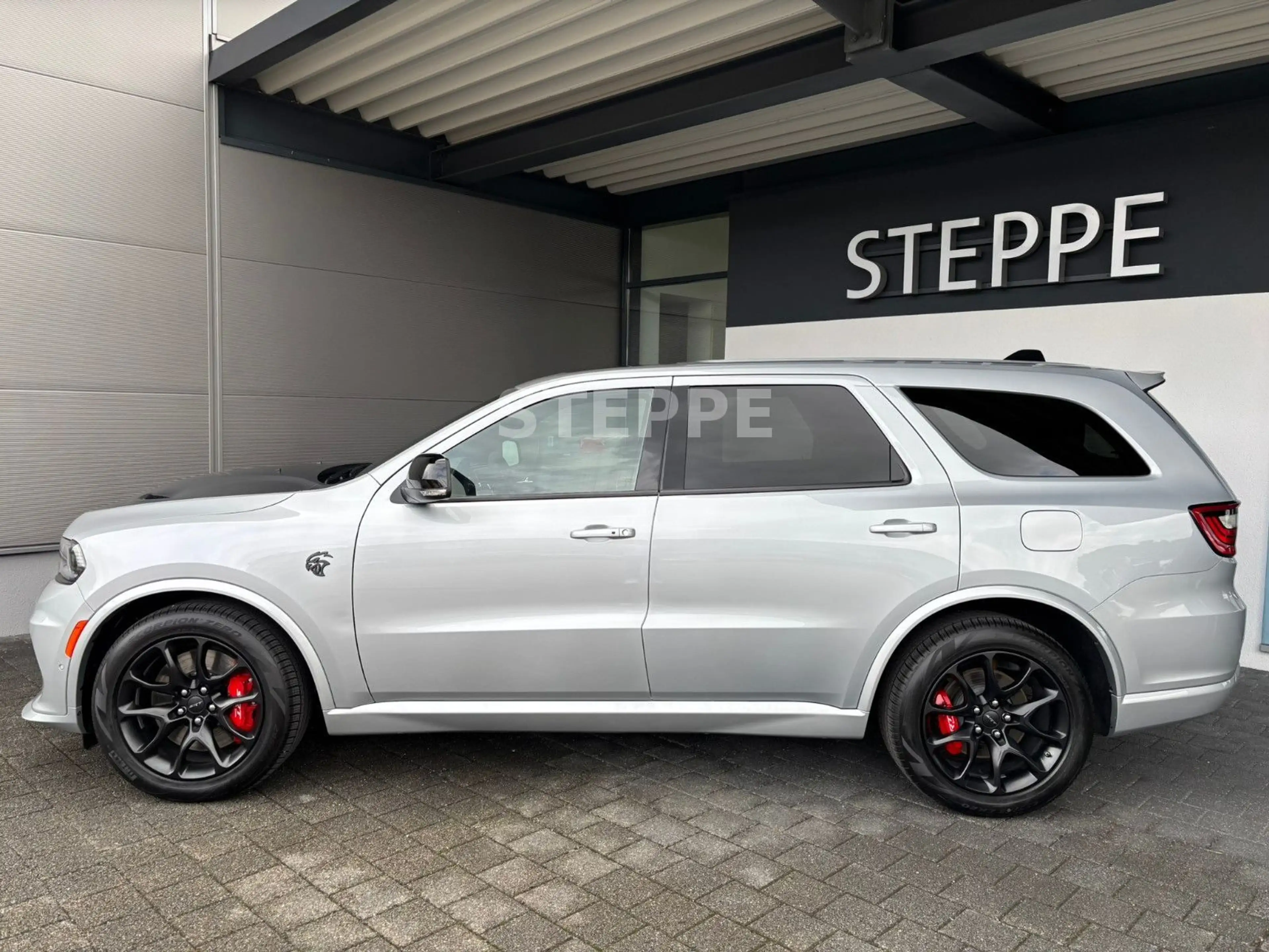 Dodge Durango SRT Hellcat 6,2 V8 Silver Bullet — photo 3