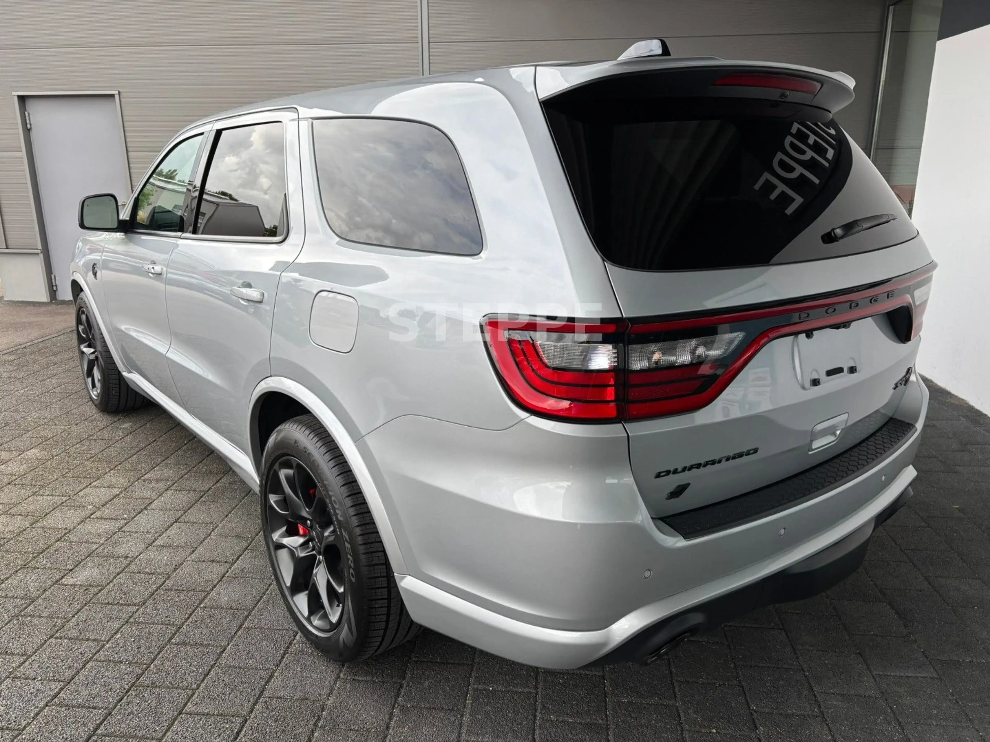 Dodge Durango SRT Hellcat 6,2 V8 Silver Bullet — photo 4