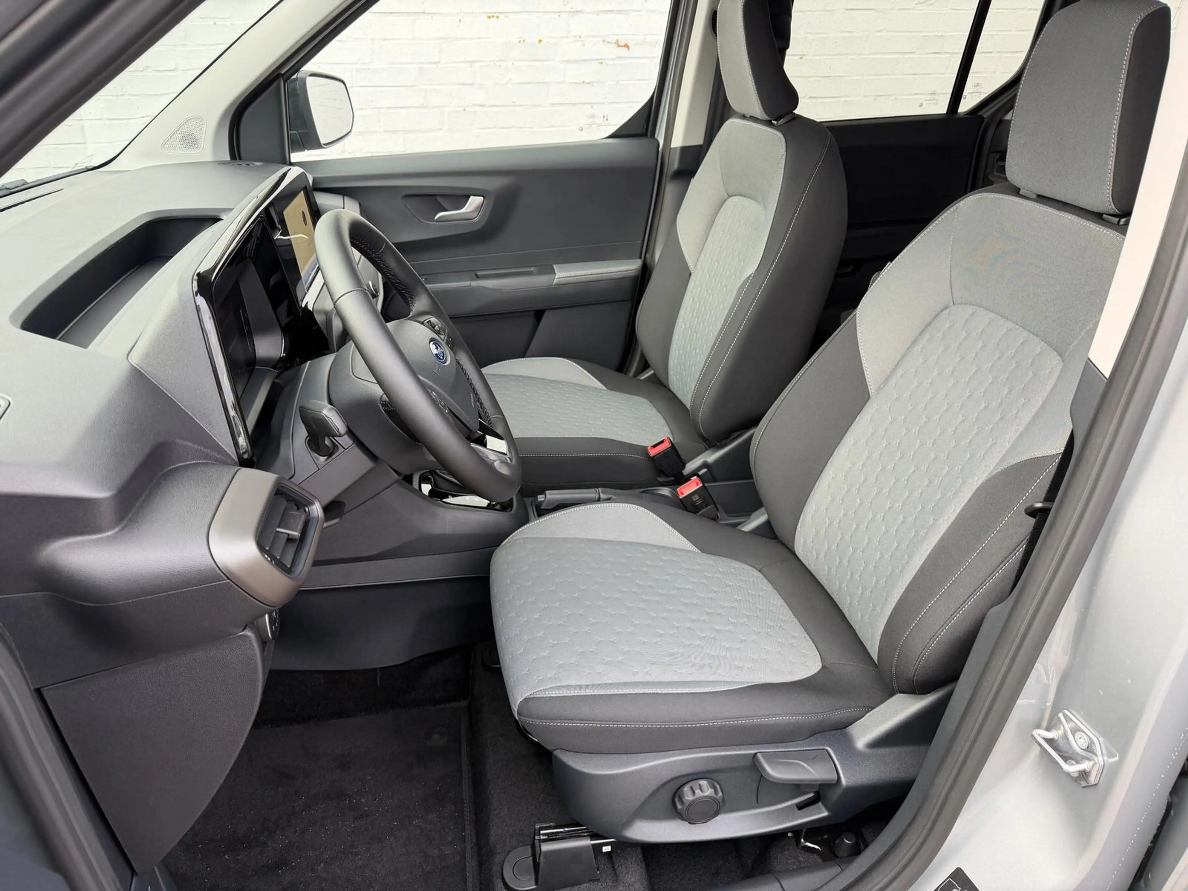 Ford Tourneo Courier TITANIUM Autom.*WiPa*FGS* — photo 13