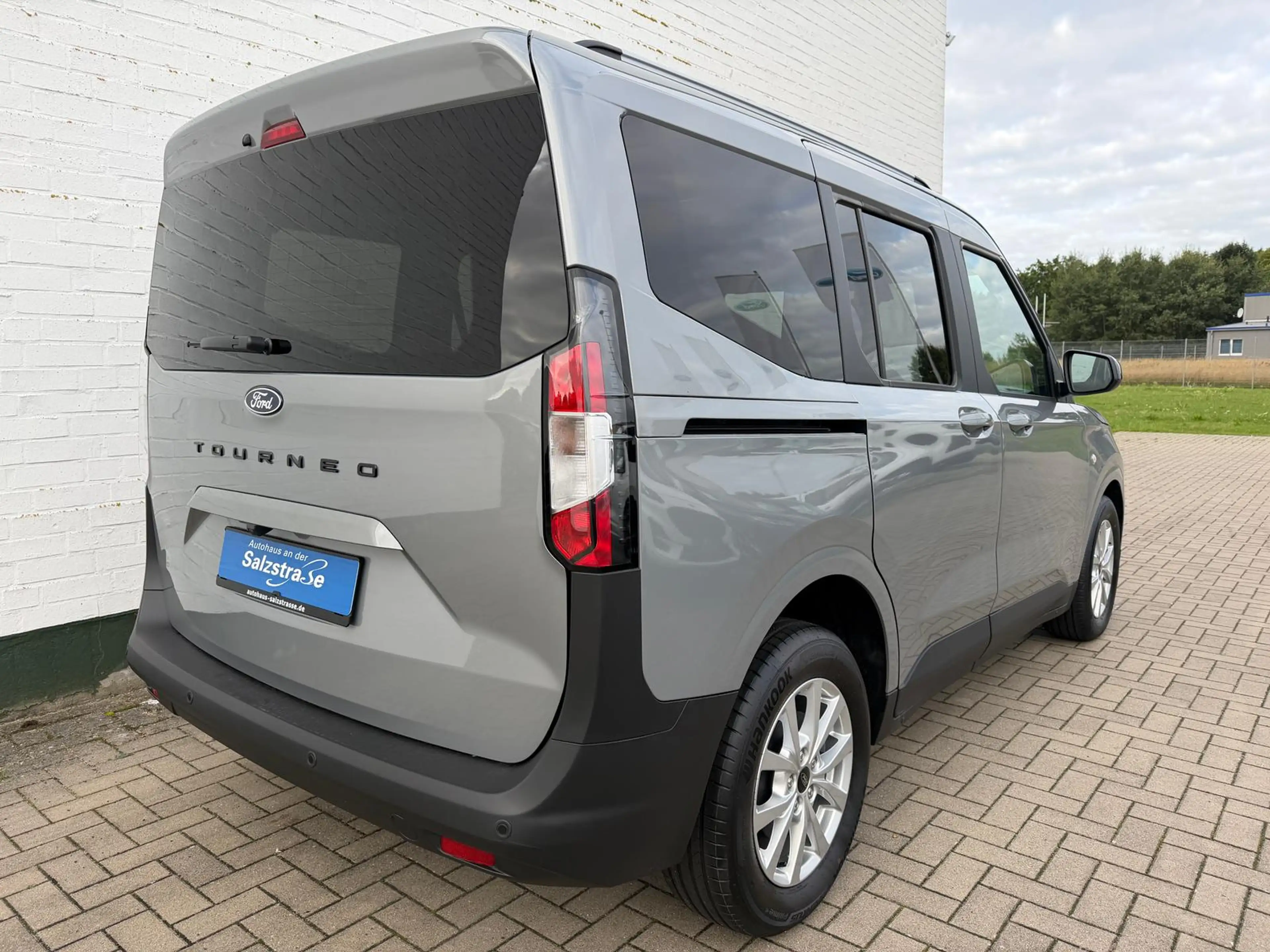 Ford Tourneo Courier TITANIUM Autom.*WiPa*FGS* — photo 7