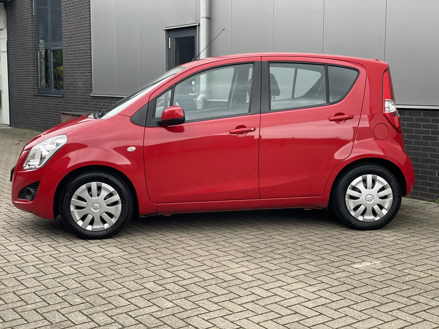 Suzuki Splash 1.0 VVT COMFORT RIJKLAAR Rouge - 2